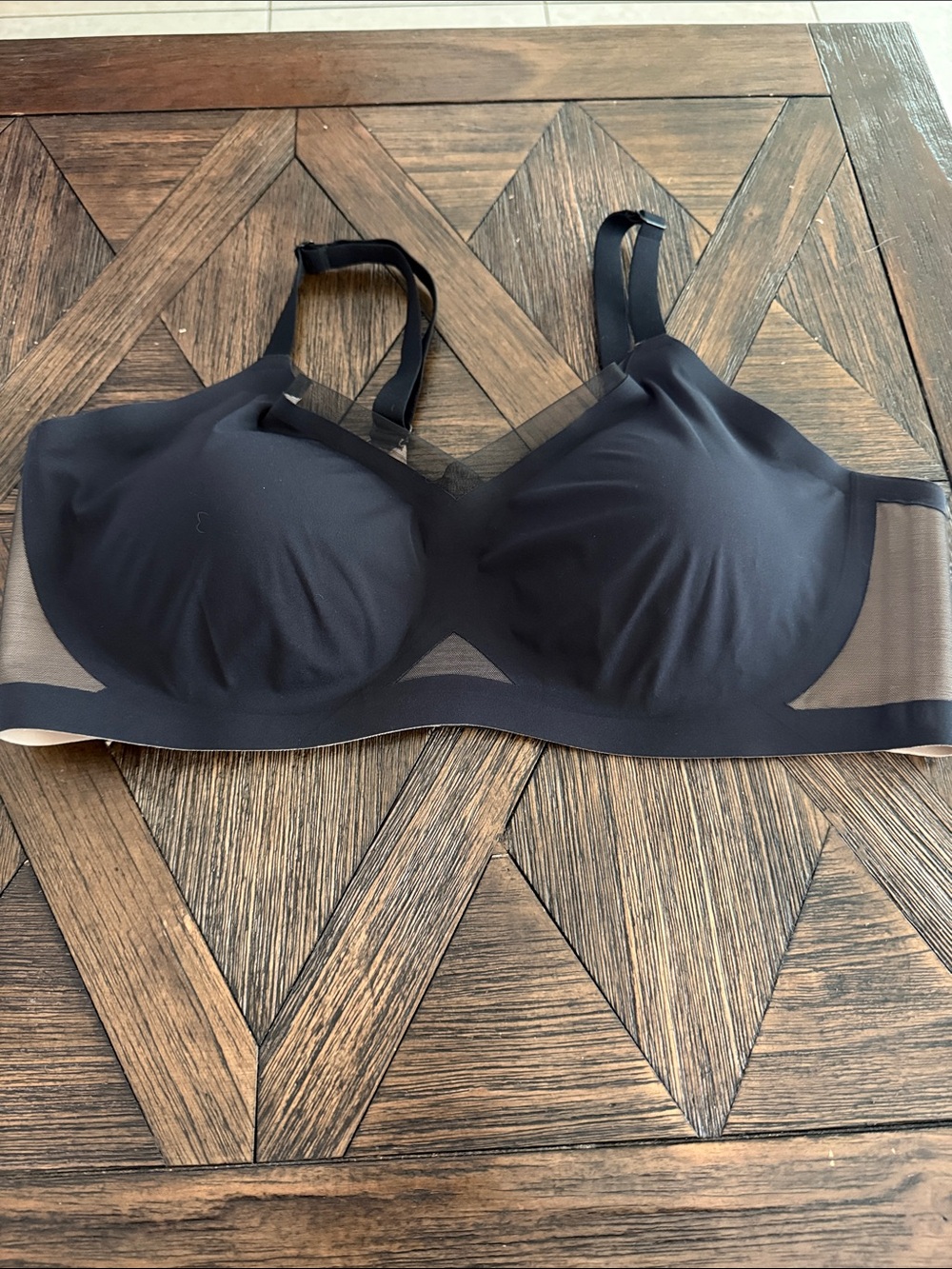 Honeylove V-Neck Crossover Wireless Bra Black Size 2X NWOT Sculpting Comfort